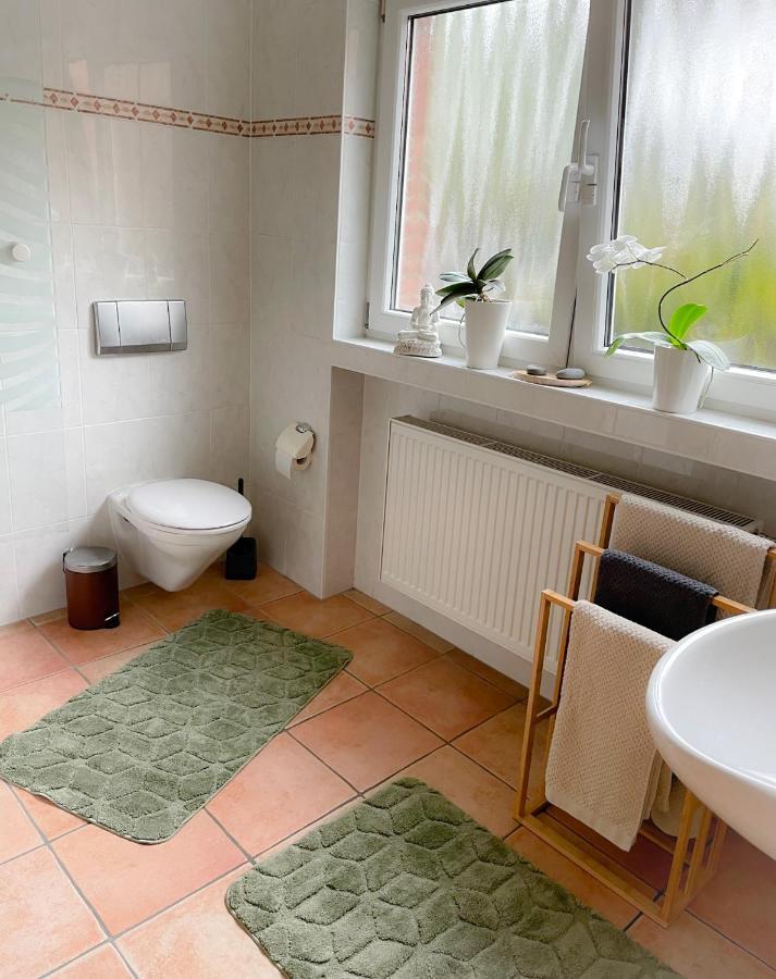 Modernes Appartement Im Gruenen - Stilvoll Und Komfortabel Cologne Luaran gambar