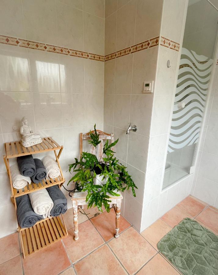 Modernes Appartement Im Gruenen - Stilvoll Und Komfortabel Cologne Luaran gambar